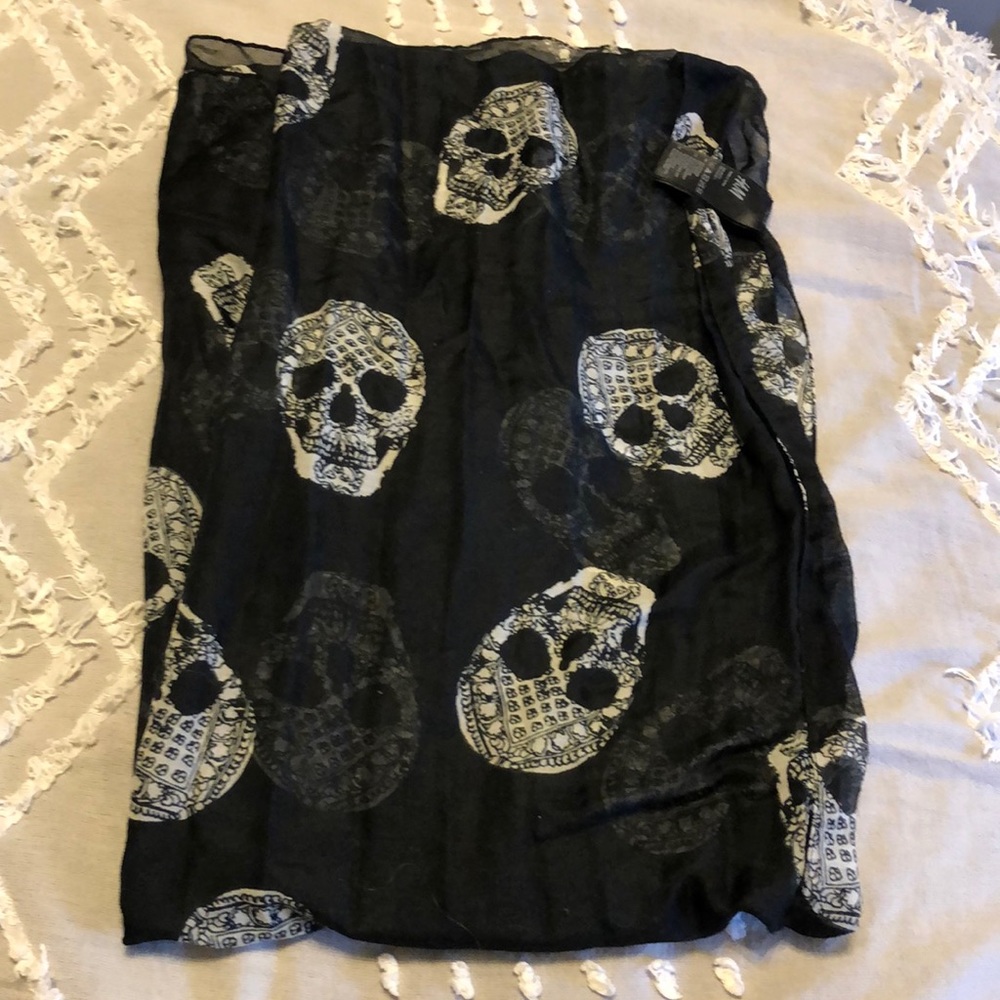 Sugar skull black and white scarf